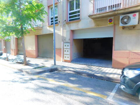 Alquiler local comercial 50m2 en centro de Roses, Costa Brava